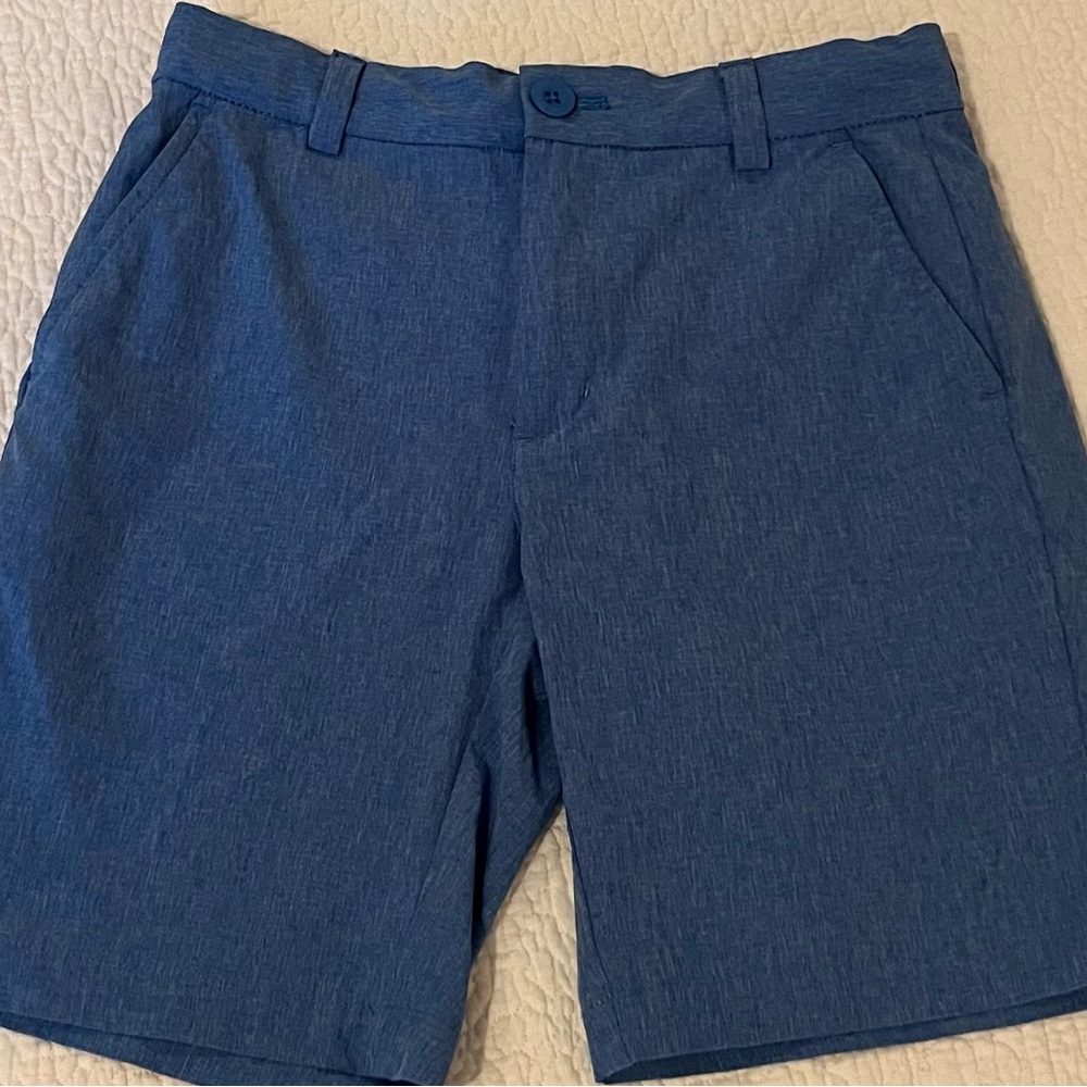 Vineyard Vines boys size 10 performance shorts ⛳️ 🐳